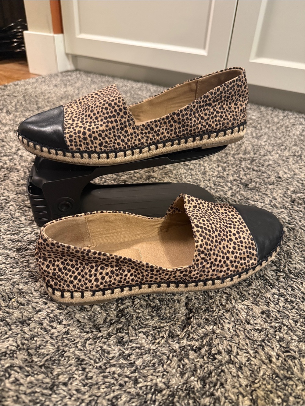 Kelly & Katie Sandy Women’s 8.5 Leopard Espadrille Flats Black Cap Toe